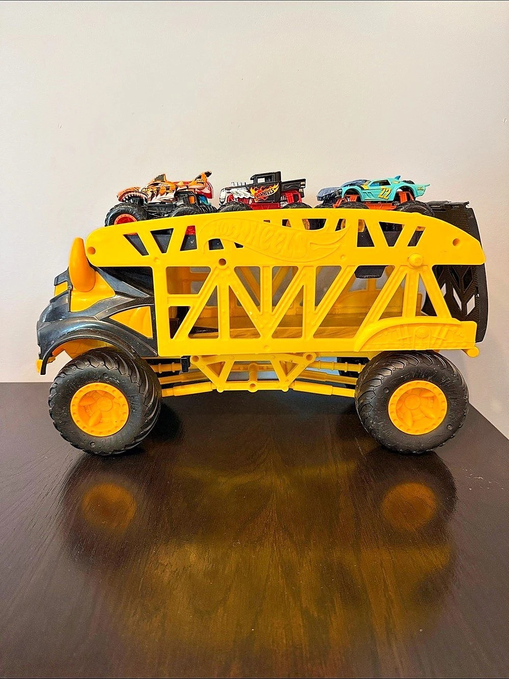 Hot Wheels Monster Trucks Rhino Hauler / Monster Mover Toy Transport Truck